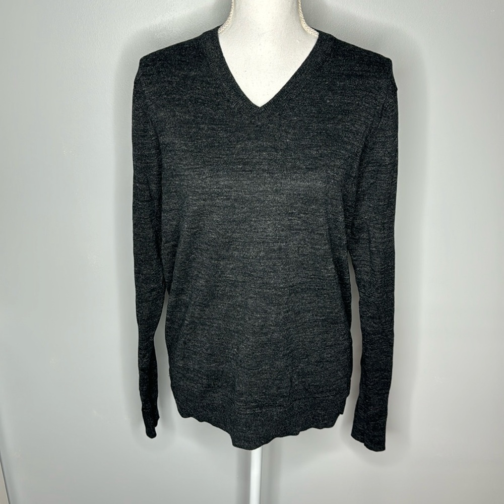 NWT Old Navy vneck sweater size small